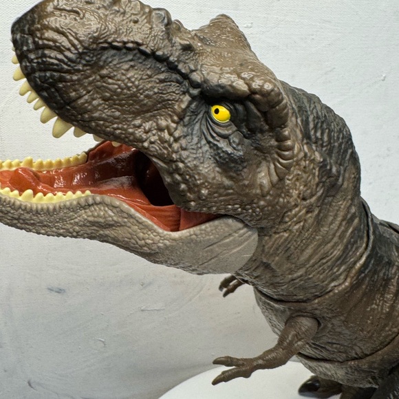 Brown Dinosaur Reptile Toy - Picture 2 of 8